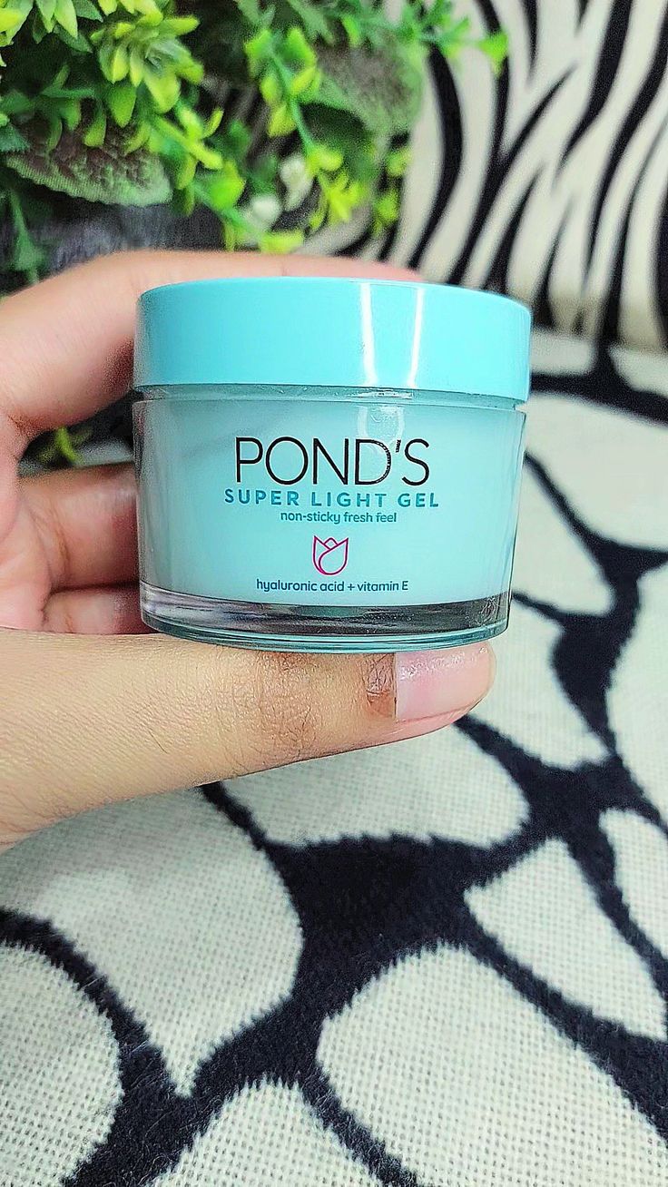 Ponds Super Light Gel Moisturizer - 50g